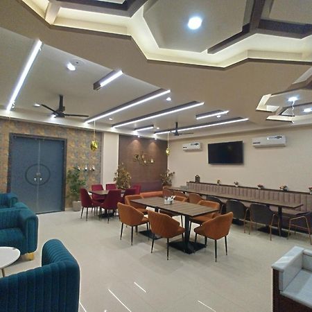 The Imperial Hotel And Convention Centre Kanpur Exterior foto